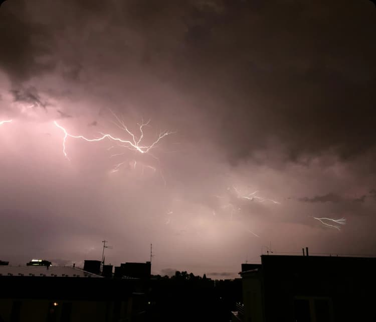 cover-giati-na-kaneis-asfalisi-enanti-fysikon-katastrofon